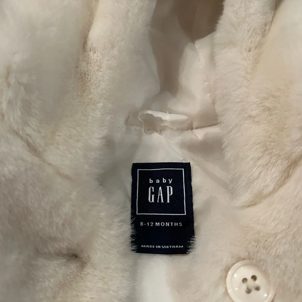 GAP adorable white